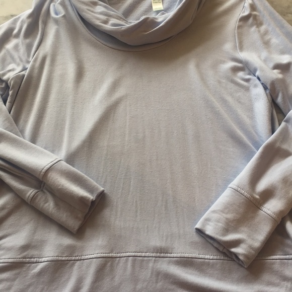 Super Soft and Comfortable Top - Picture 3 of 4